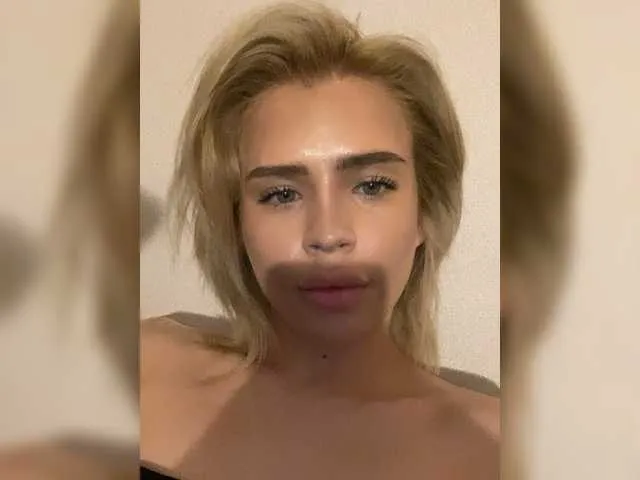 Offline BarbieSweet on BongaCams