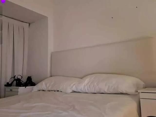 Bella-J from BongaCams