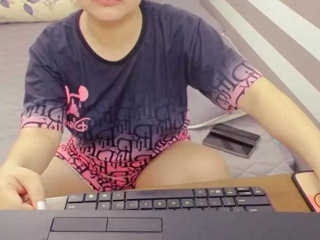 Bella6868 from BongaCams