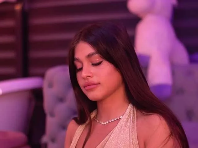 Freechat BellaNoirre on BongaCams