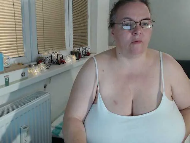 Freechat Bessy123 on BongaCams