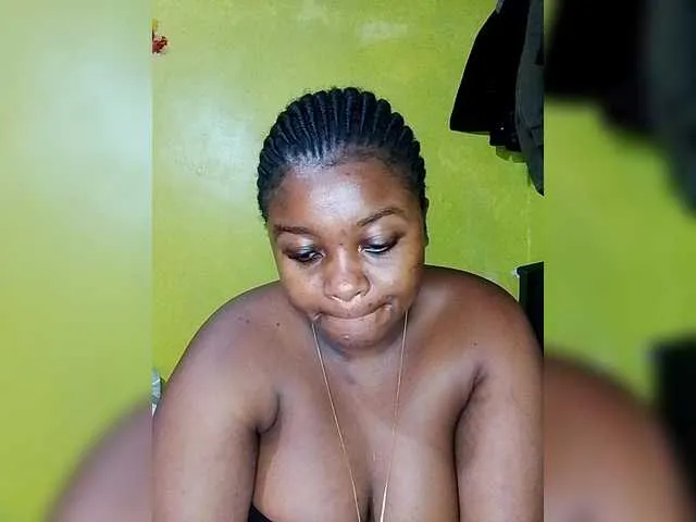 Offline bigtitsqueen33 on BongaCams