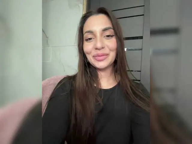 BongaCams Blackqyeen is Freechat Blackqyeen — Confident men who take the lead
Eye contact that says