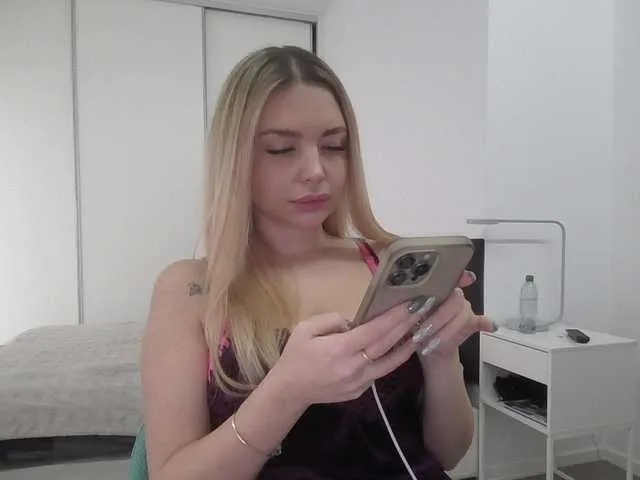 Offline Blondie8853 on BongaCams