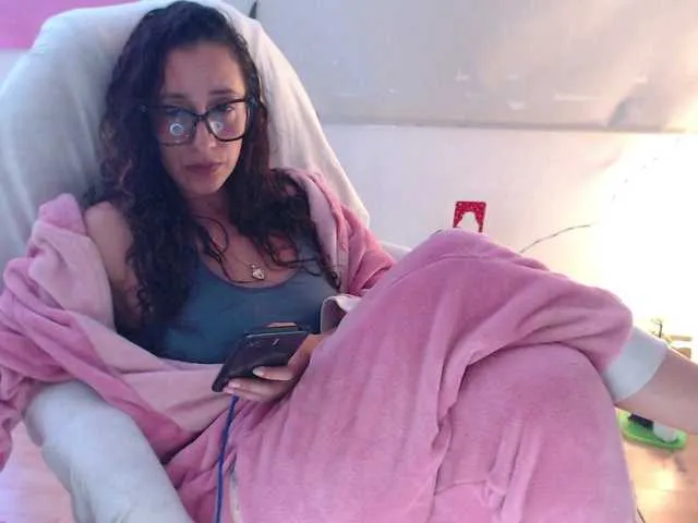 Offline bomboncita288 on BongaCams