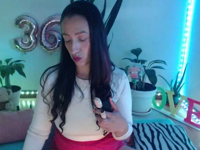 Offline bomboncita288 on BongaCams