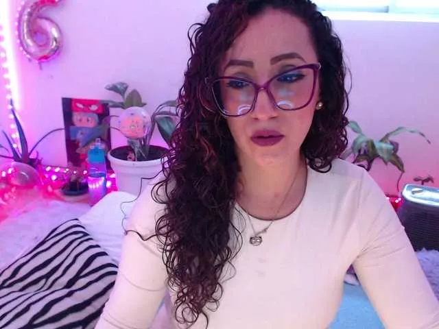 Offline bomboncita288 on BongaCams