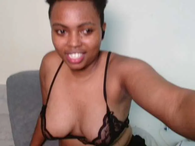 Offline Brownywizzy on BongaCams