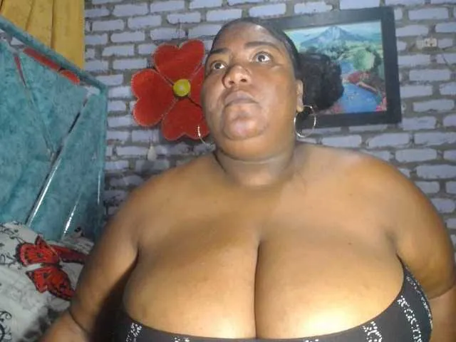 Offline bustyboobsxxll on BongaCams