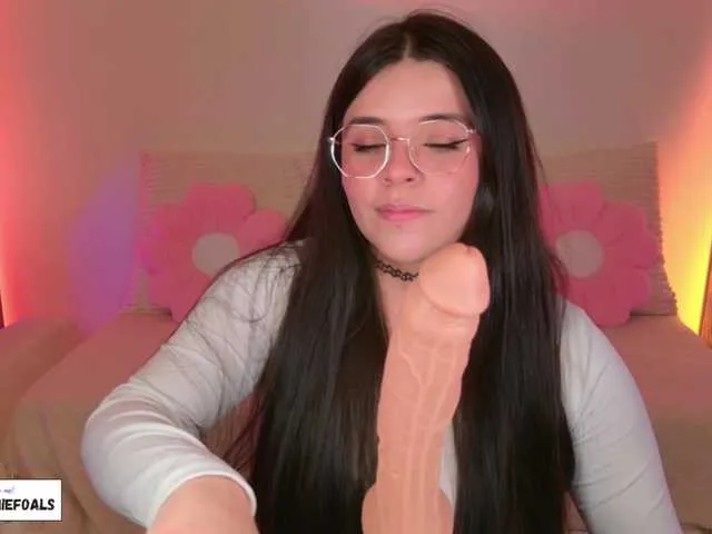 Offline CammieFoalss on BongaCams