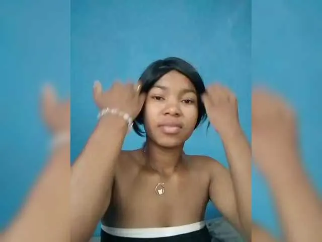 Offline Candis69 on BongaCams