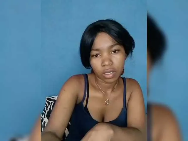 Offline Candis69 on BongaCams