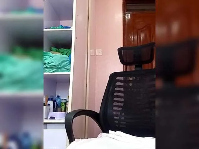 Offline CandyLove on BongaCams