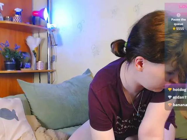 Offline Caroline1995 on BongaCams