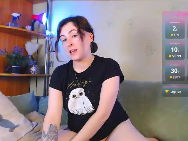 Offline Caroline1995 on BongaCams