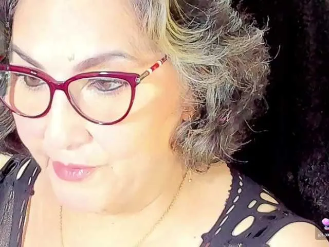 Freechat cataleya-mom on BongaCams