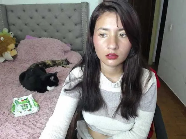 Offline catalinahounn on BongaCams