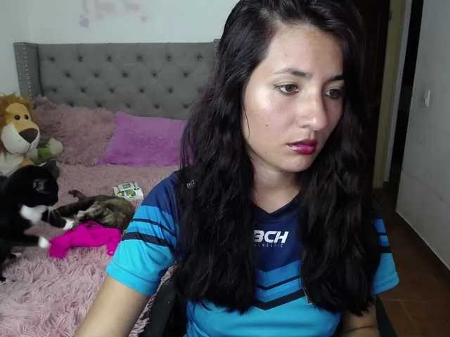 Offline catalinahounn on BongaCams