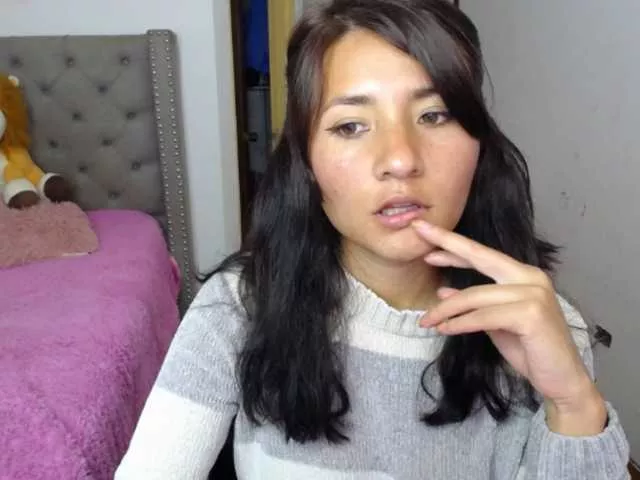 Offline catalinahounn on BongaCams