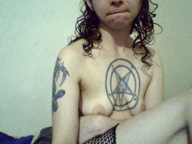 Offline Celena980 on BongaCams