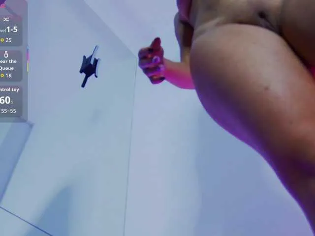 Offline CelineMeyer on BongaCams