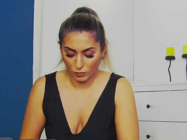 Offline CelineMeyer on BongaCams