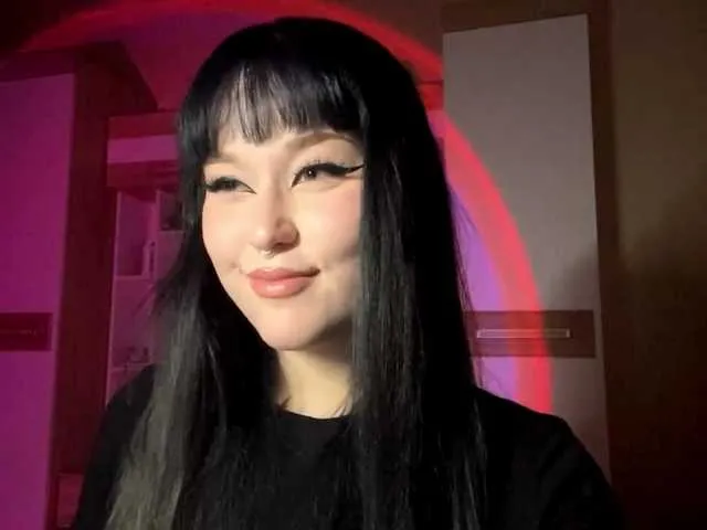 Offline CharlaJarman on BongaCams