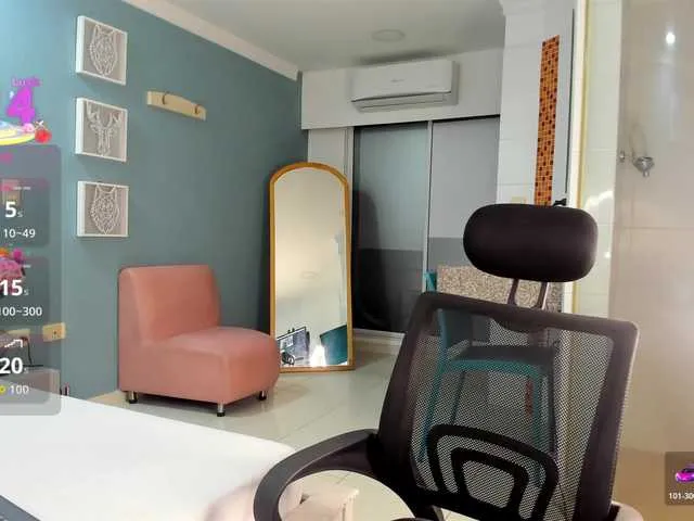 Charlotte-xoxo's avatar