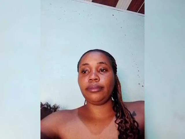 Offline charlyne on BongaCams