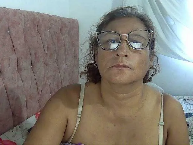 Offline charrysexy on BongaCams