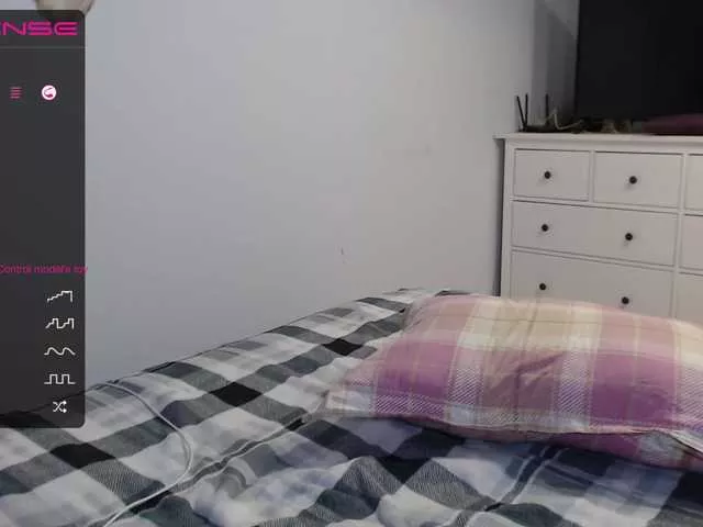 Offline Cherry-Tip on BongaCams