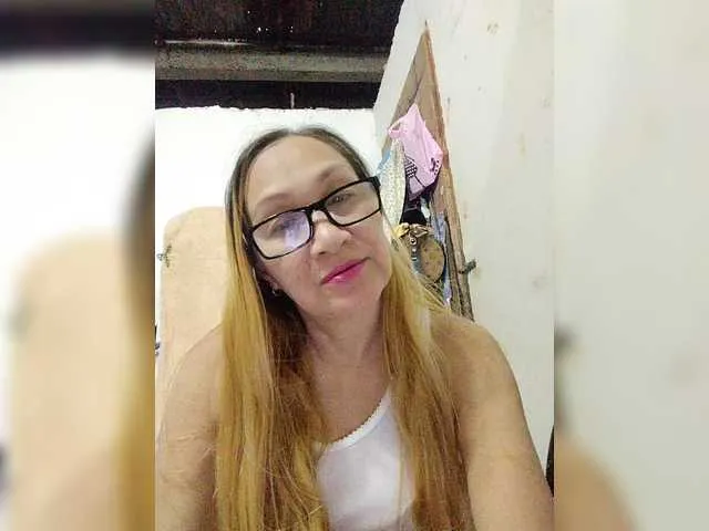 Offline cherrywhite03 on BongaCams