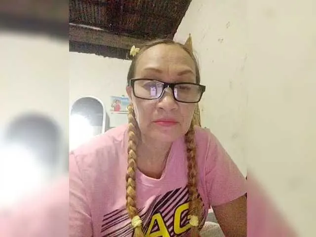 Offline cherrywhite03 on BongaCams