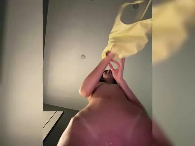 Chicanogirl from BongaCams