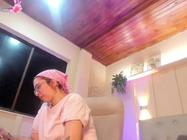 Offline chloe-rosse on BongaCams