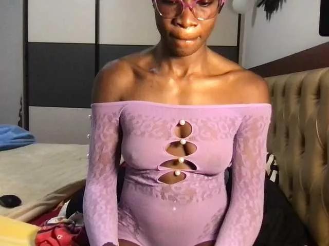 chocopetite from BongaCams