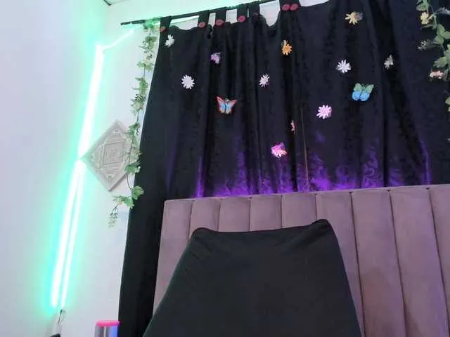 Freechat CloeeSaenz on BongaCams