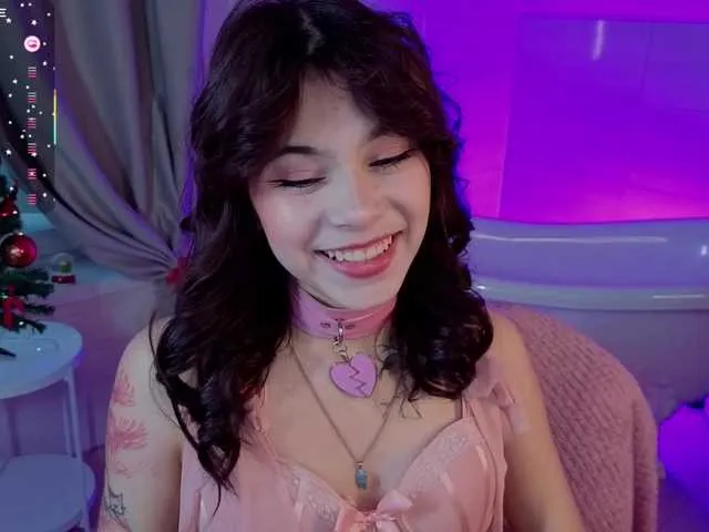 Offline CoralineJones on BongaCams