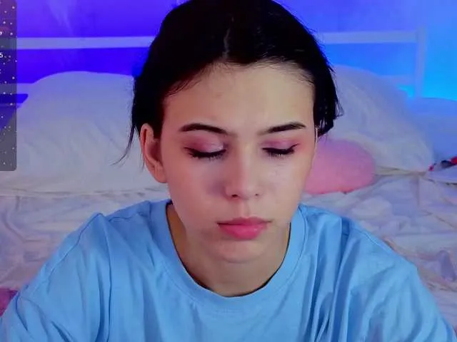 Offline CoralineJones on BongaCams