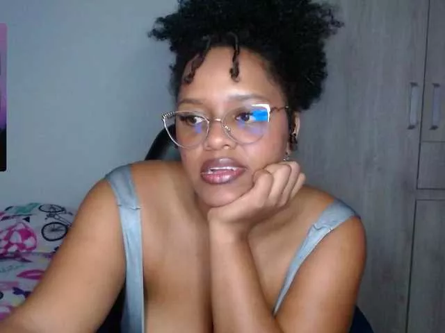 Offline CorinaStonee on BongaCams
