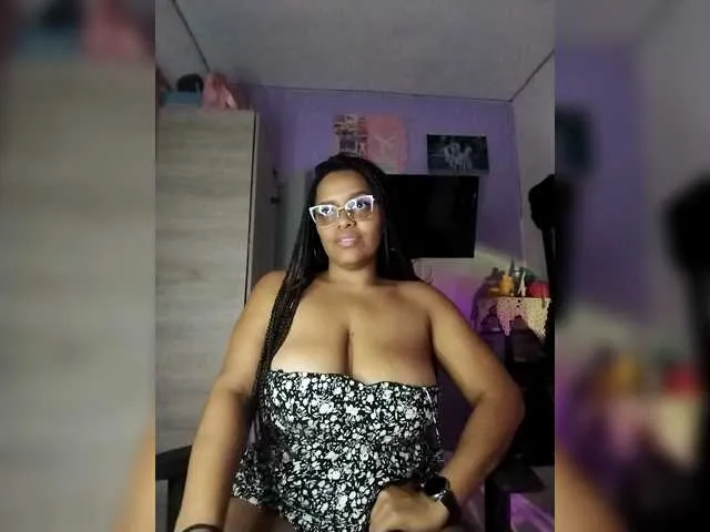 Offline CorinaStonee on BongaCams