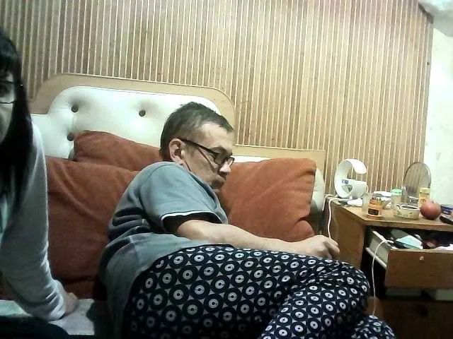 Offline coupleofcoolx on BongaCams