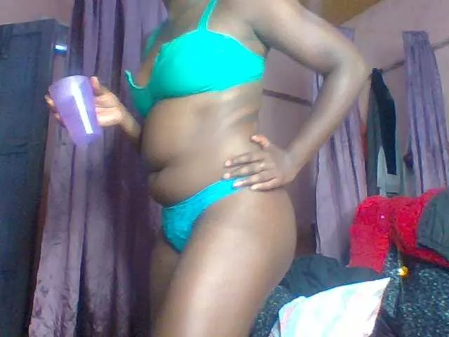 Freechat Crazymaya on BongaCams