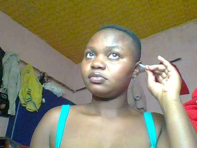 Freechat Crazymaya on BongaCams