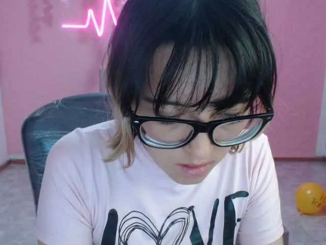 Offline cristal-hills-19 on BongaCams