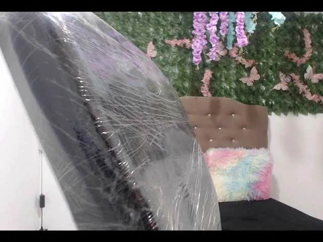 Offline cristal-hills-19 on BongaCams