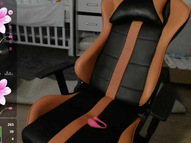 Freechat crystalyss on BongaCams