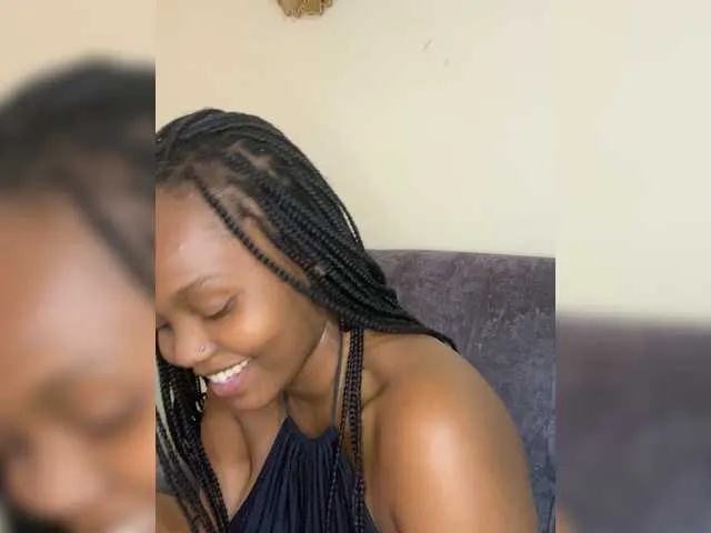 Offline Curvy-maxy9 on BongaCams