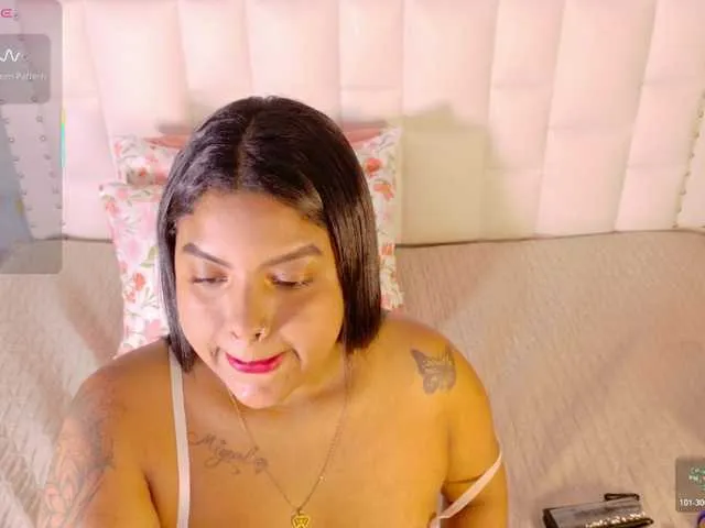 Offline curvybrunnett on BongaCams