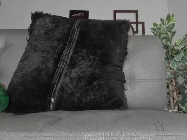 cute-honey on BongaCams